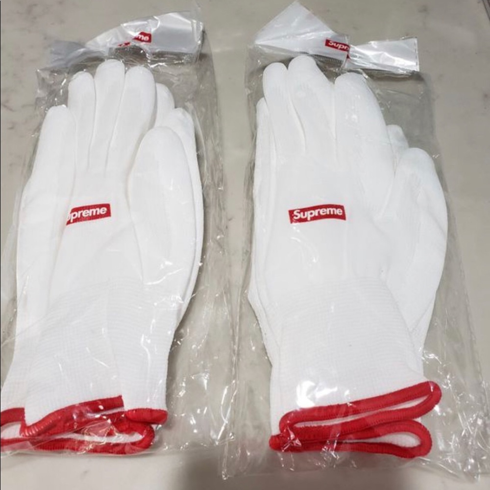 Supreme Gloves